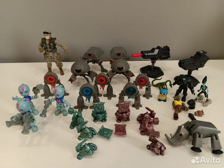 Много разных игрушек