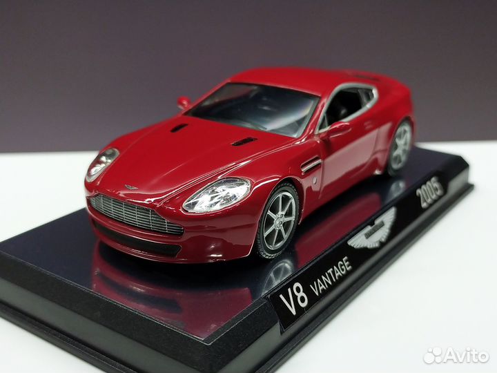 1:43 Aston Martin V8 Vantage 2005