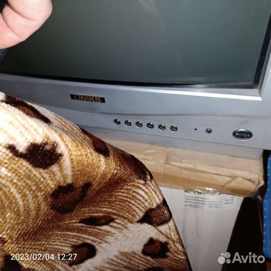 Два Телевизор на запчасти