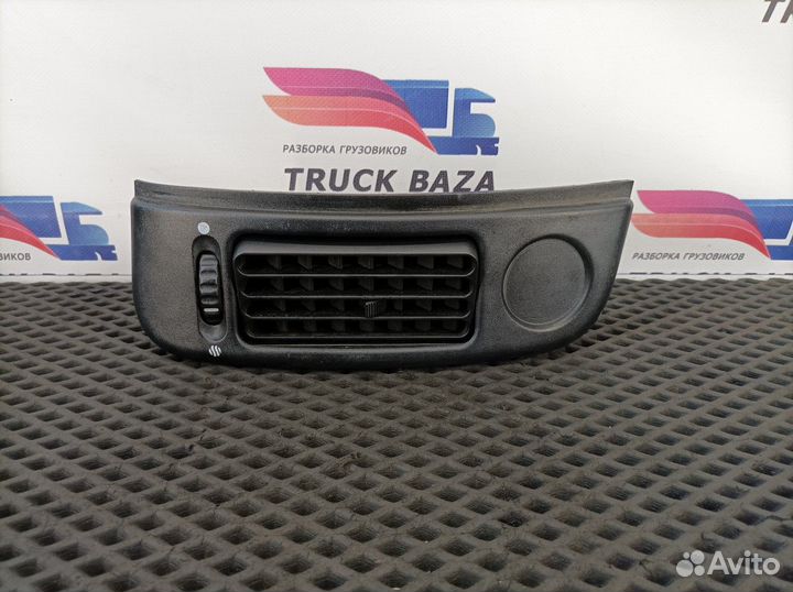 1308507 Дефлектор воздушный правый