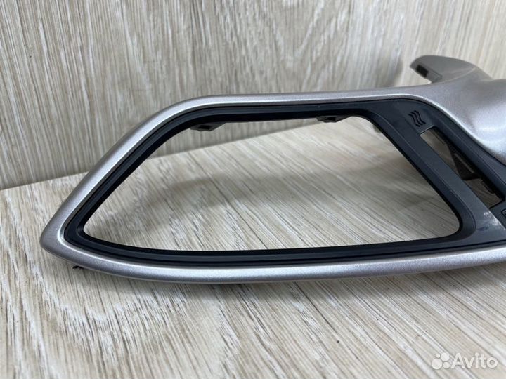 Накладка дефлектора передняя правая Hyundai Ix35