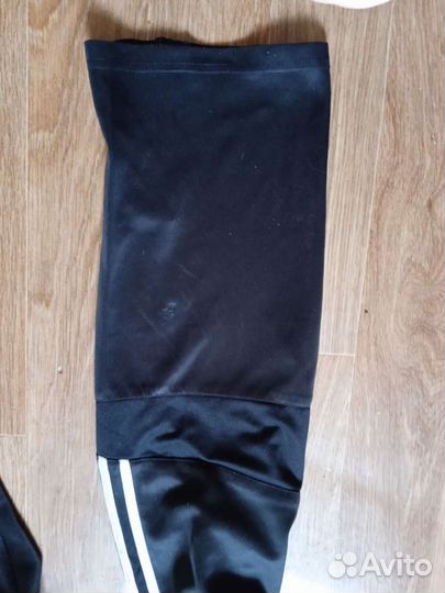Спортивные штаны adidas материал тонкий, с сеткой