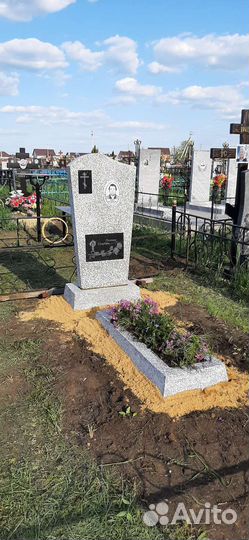 Памятники из мраморной крошки