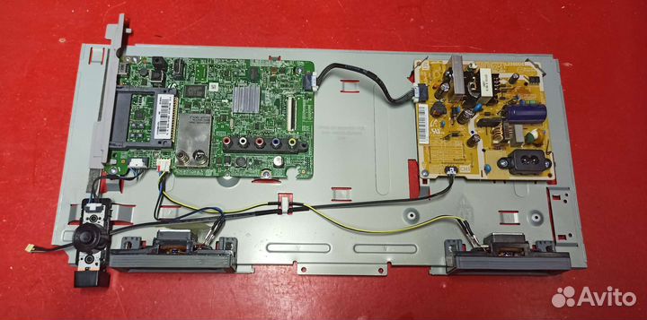 Samsung ue24h4080au на запчасти