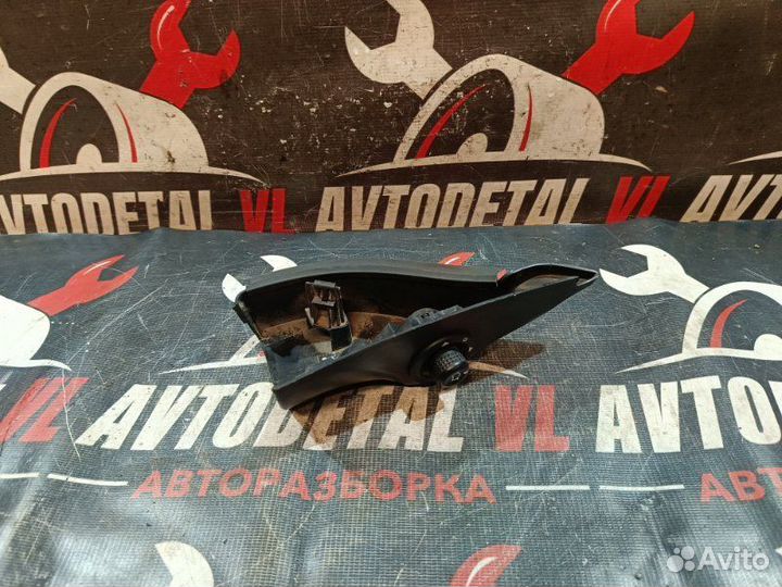 Накладка зеркала внутренняя передняя левая Ford