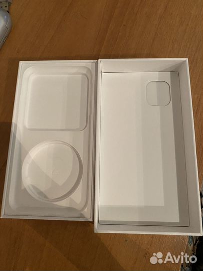 Коробка от iPhone 11