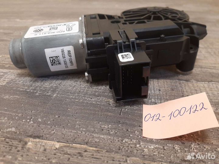 Мотор стеклоподъемника Volkswagen Polo VAG