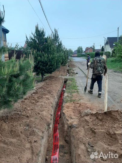 Бригада копать землю