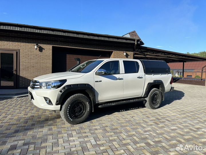 Toyota Hilux 2.4 AT, 2022, 2 800 км