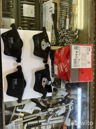 Колодки тормозные перед TRW GDB1459 Transporter