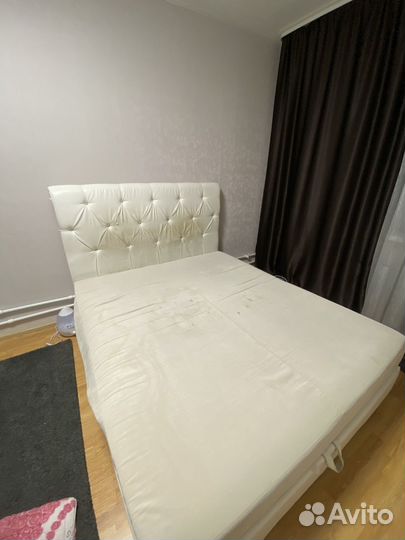 Кровать двуспальная