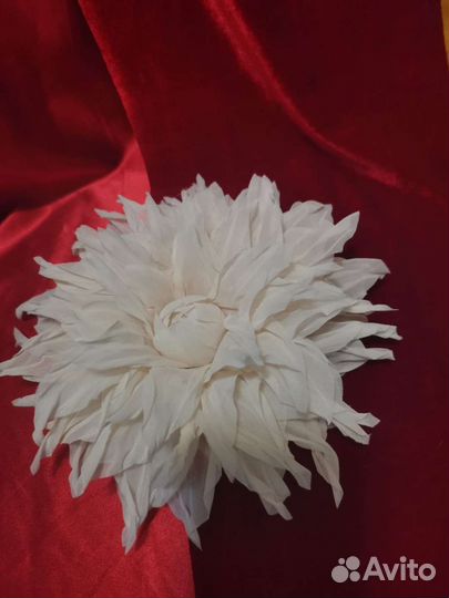 Брошь из ткани. Цветок