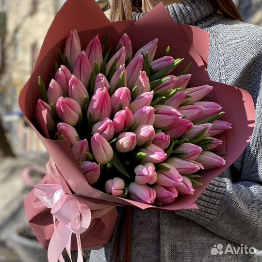 Букет розовых тюльпанов 51 шт. к 8 марта в Москве