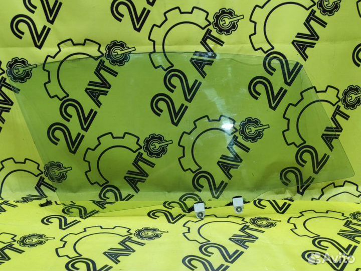 Стекло переднее правое Honda Shuttle GP7 LEB-H1