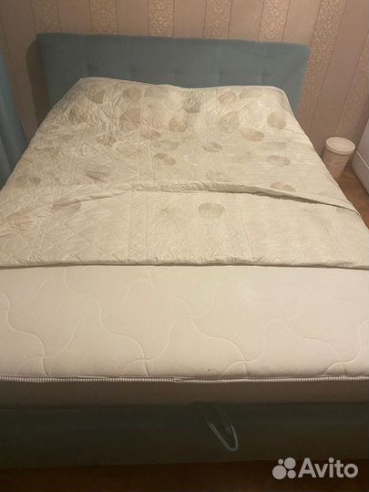 Кровать двухспальная с ортопедическим матрасом