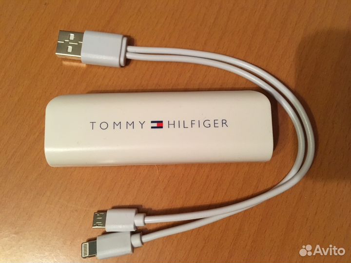 Tommy hilfiger outlet power bank