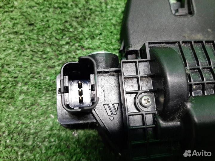 Замок крышки багажника Peugeot 3008 2010