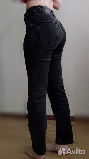 Джинсы черные mom прямые теплые