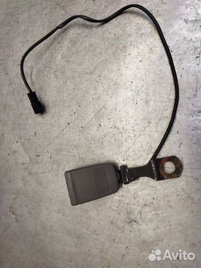 Ответная часть ремня безопасности передняя правая