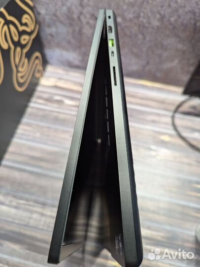 Razer blade 18, 13950hx, 4090, 96gb ram, 4tb ssd