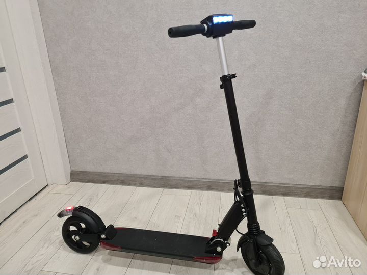 Электросамокат E-scooter