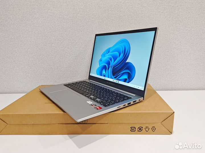 Новый Maibenben M557/Ryzen7/16/512