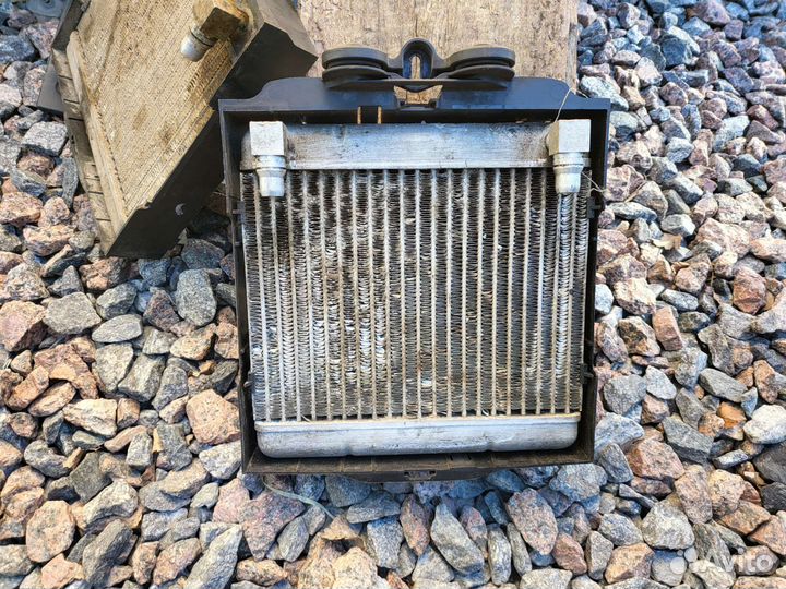 Радиатор дополнительный 17217572542 BMW F01 F02