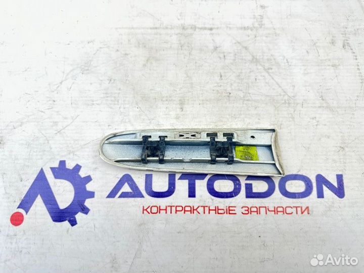 Молдинг на крыло правый Mercedes E W211