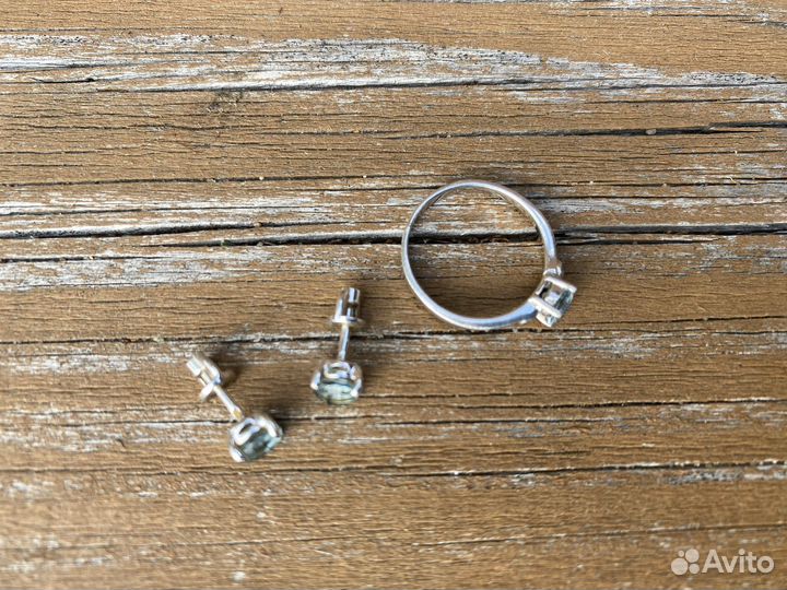 Комплект серьги и кольцо с топазом