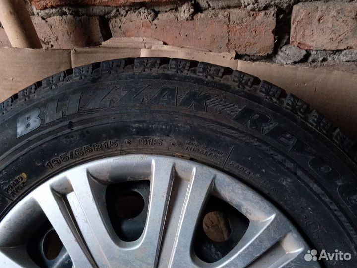 Bridgestone Blizzak LM-80 Evo 195/65 R15