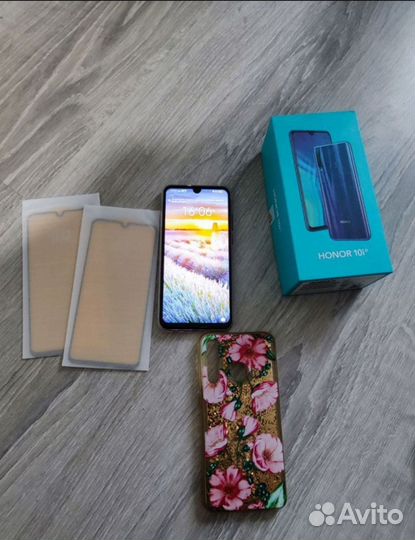 Телефон honor 10i