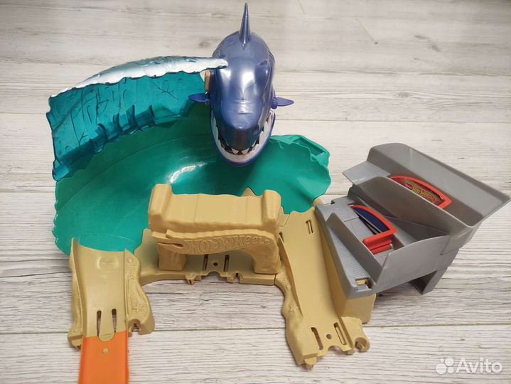 Трасса Хотвилс Сити Схватка с акулой, FNB21