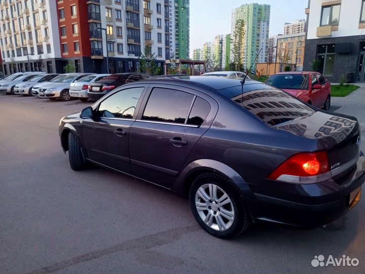 Opel Astra 1.8 AT, 2011, 206 500 км