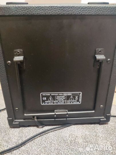 Гитарный комбоусилитель