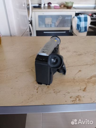 Цифровая видеокамера JVS