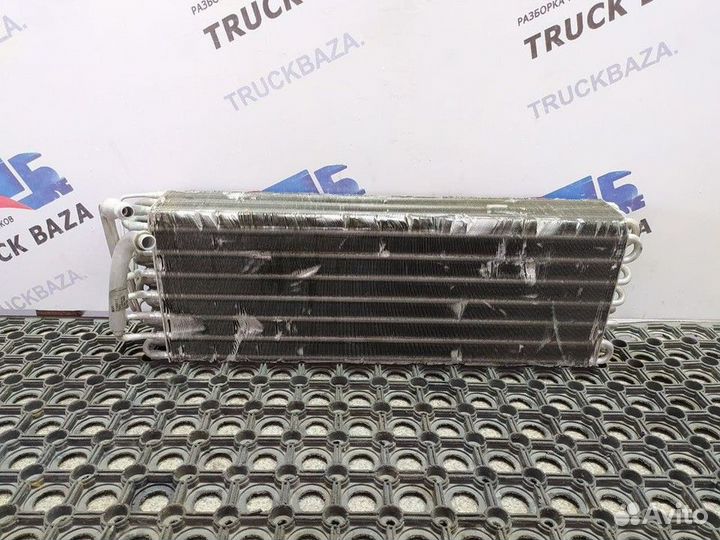 504154616 Радиатор кондиционера Iveco Stralis