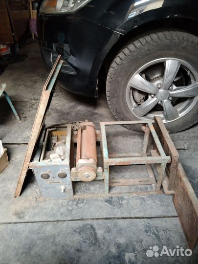 Дерево обрабатывающий станок б.у