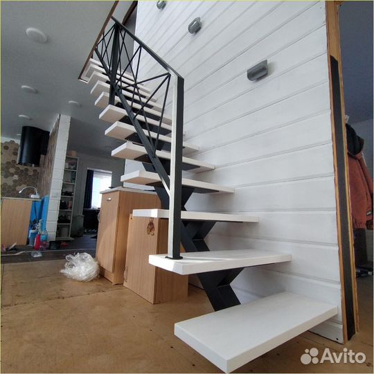 Металлическая лестница