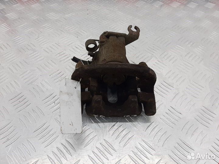 Суппорт задний правый для Mitsubishi Carisma