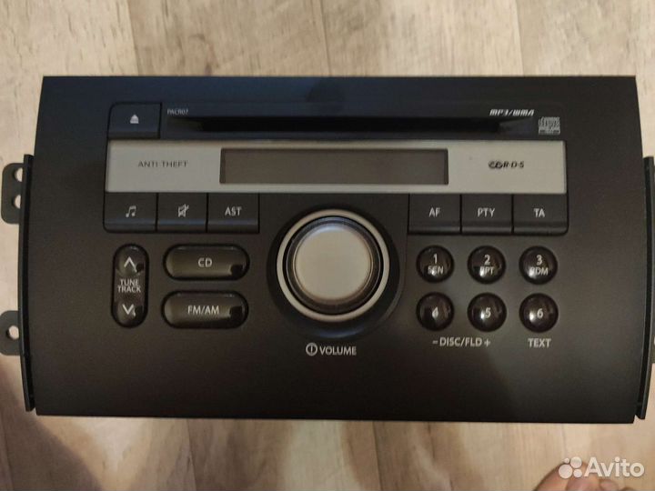 Автомагнитола с автомобиля Suzuki sx4