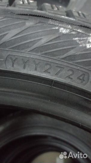 Yokohama IceGuard Stud IG65 215/50 R17 95T