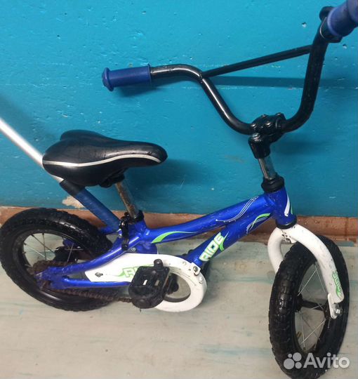 Велосипед детский с ручкой