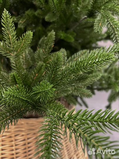 Елка искусственная Вега 270