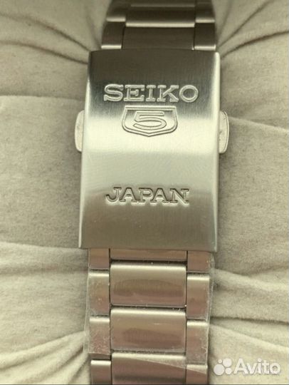 Часы Seiko 5 LumiBrite