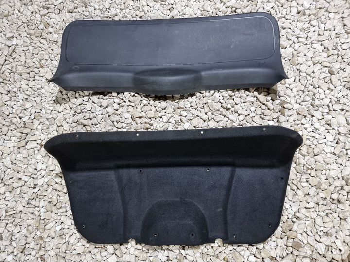 Обшивка крышки багажника Фокус 2