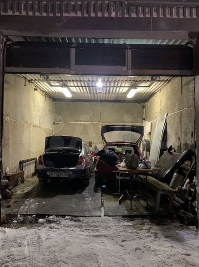 Гараж, > 30 м²