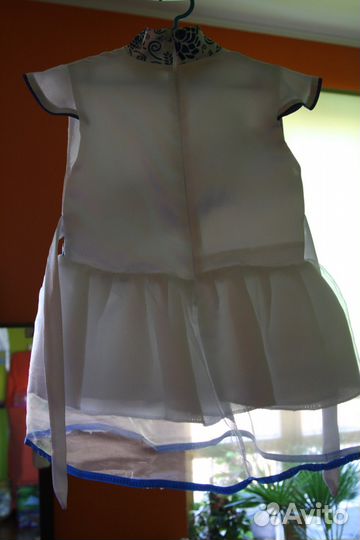Платье китайское белое с голубым 2-3 года