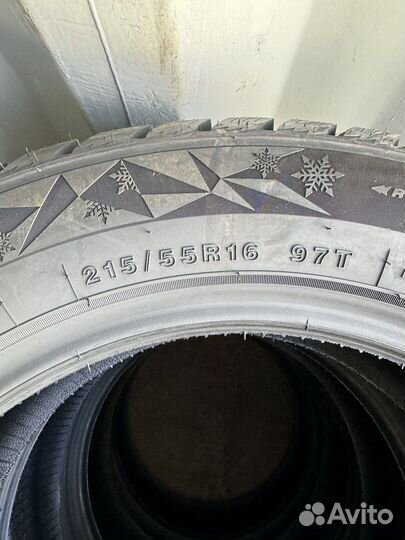 Tracmax X-Privilo S500 215/55 R16 97T