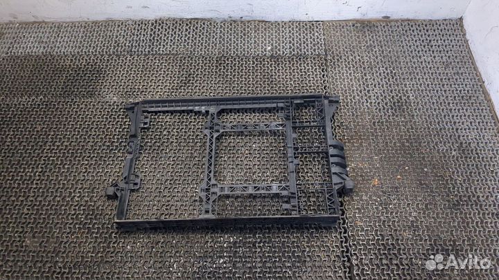 Пластик радиатора BMW 5 E39, 2001