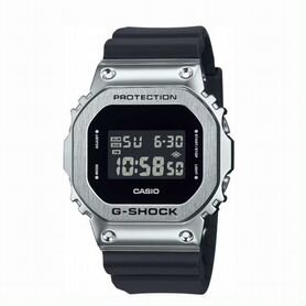 Часы Casio G-shock GM-5600U-1